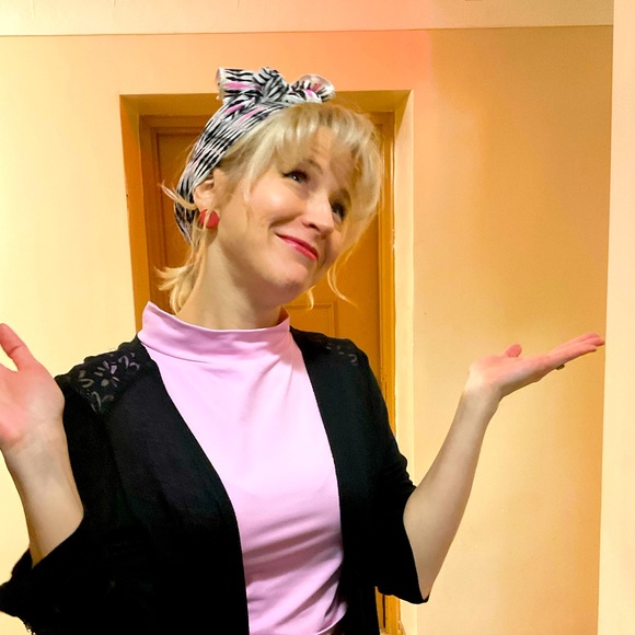 Meet Julie - Picture 3 of 6